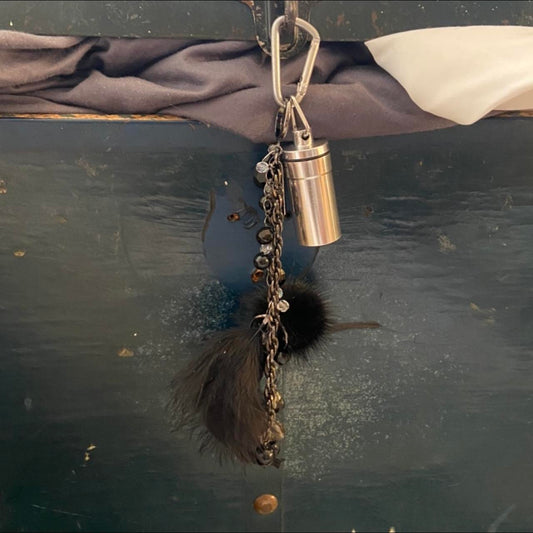 Alice Auaa furry keychain