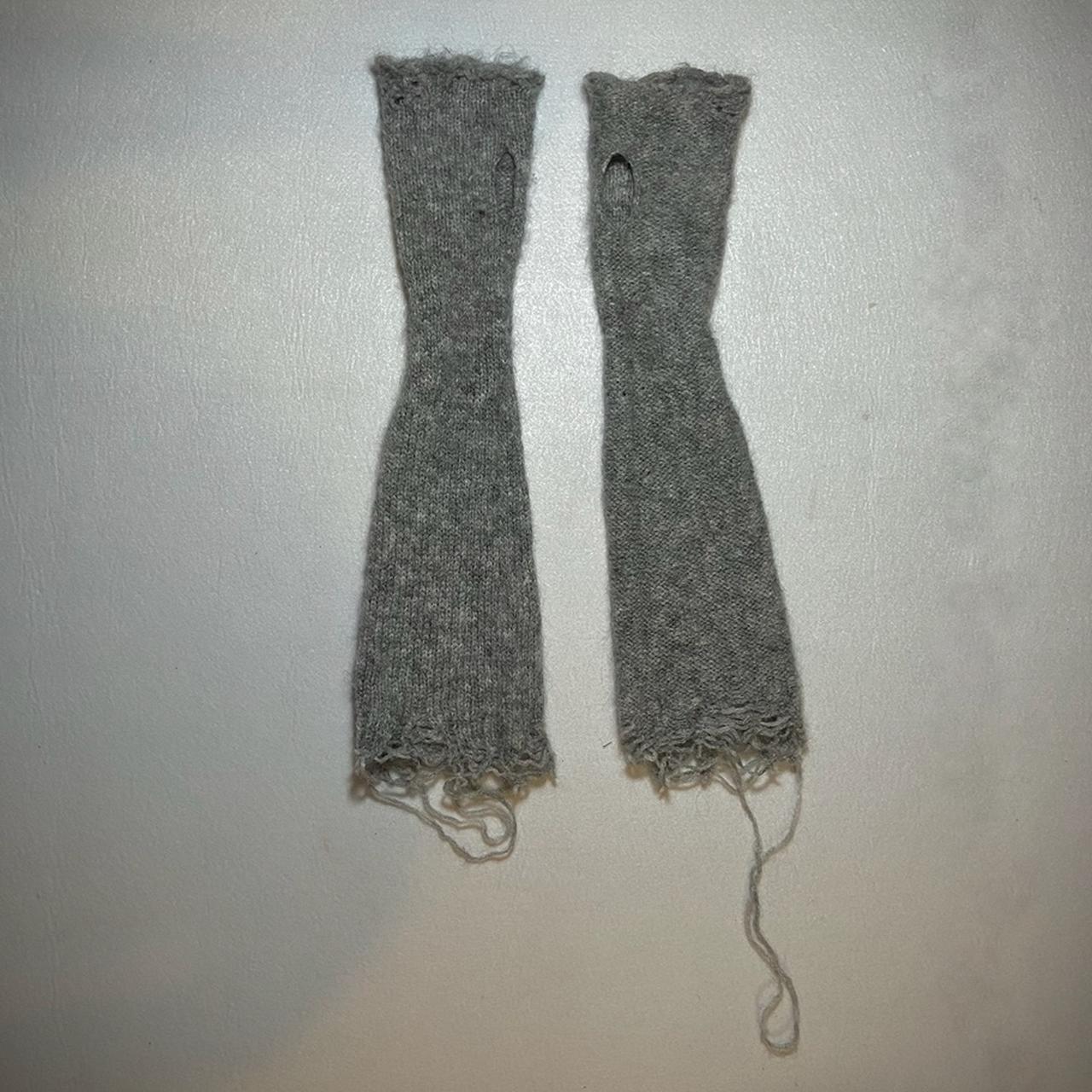 Number (N)ine grey distressed knit thumbhole arm warmers