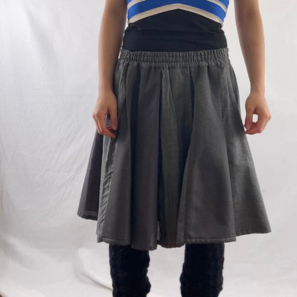 Gomme alternating linen and sport mesh panel pleated elastic skort