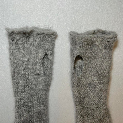 Number (N)ine grey distressed knit thumbhole arm warmers