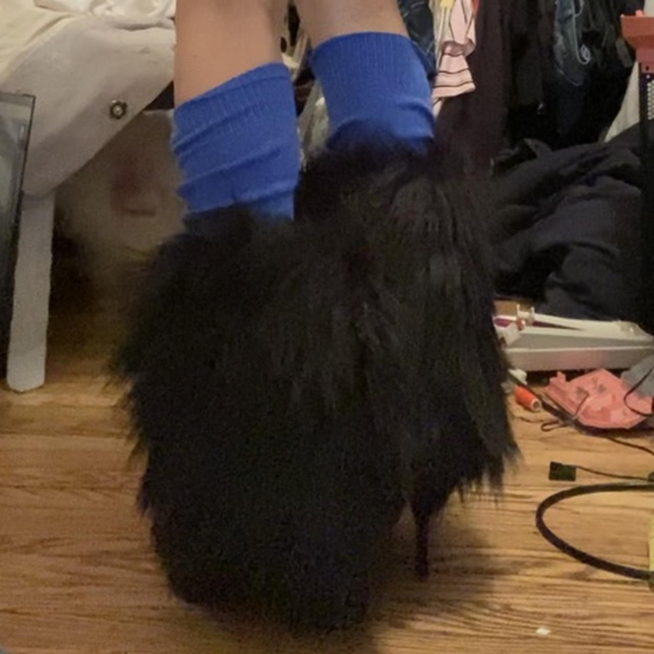 Alice Auaa furry leg cuffs